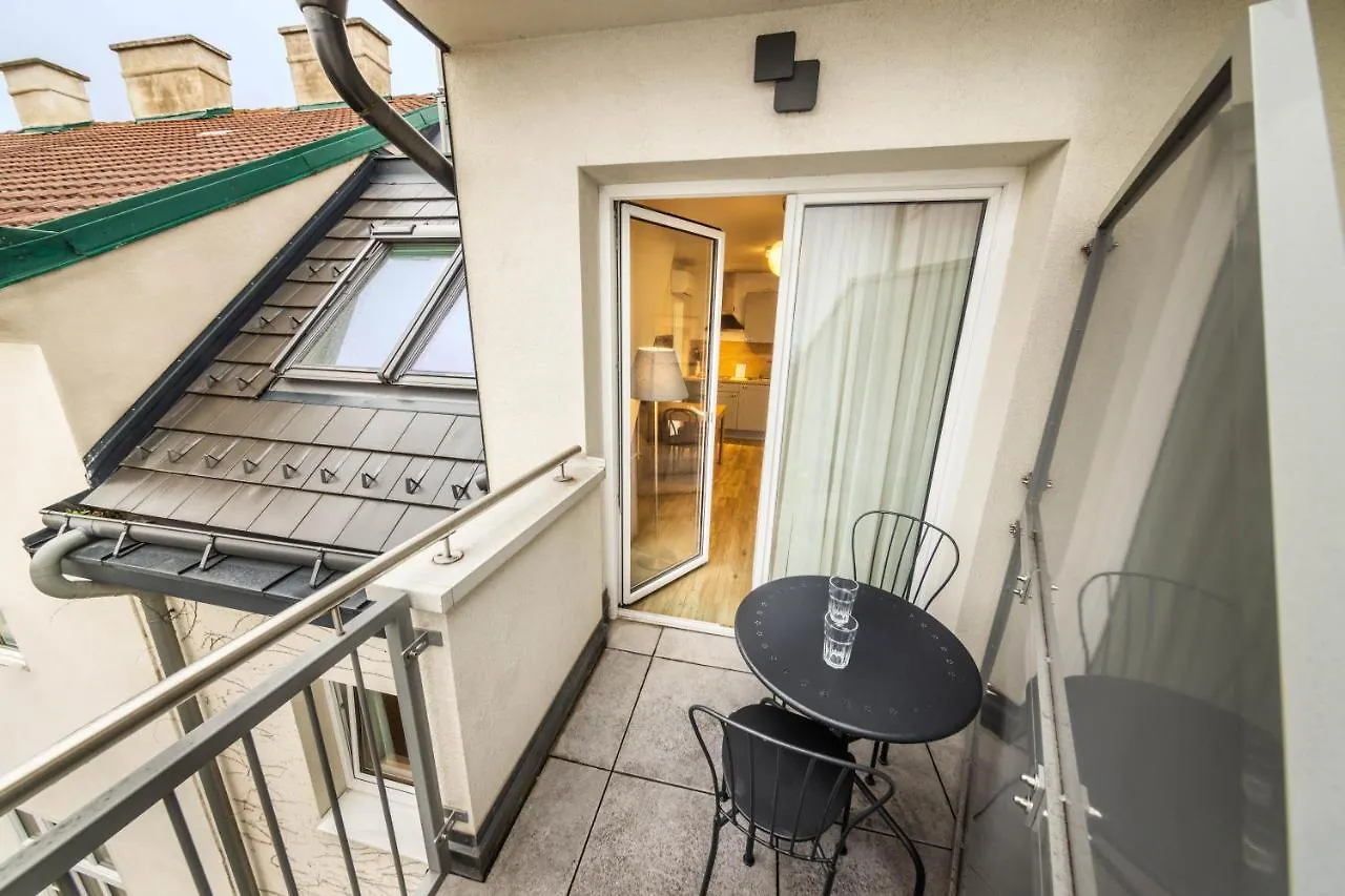 Jimmy'S Apartments Lory Vienna 3*,