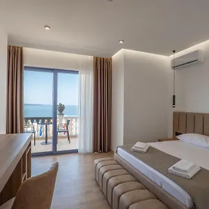 Keos 3*, Sarandë Albánie