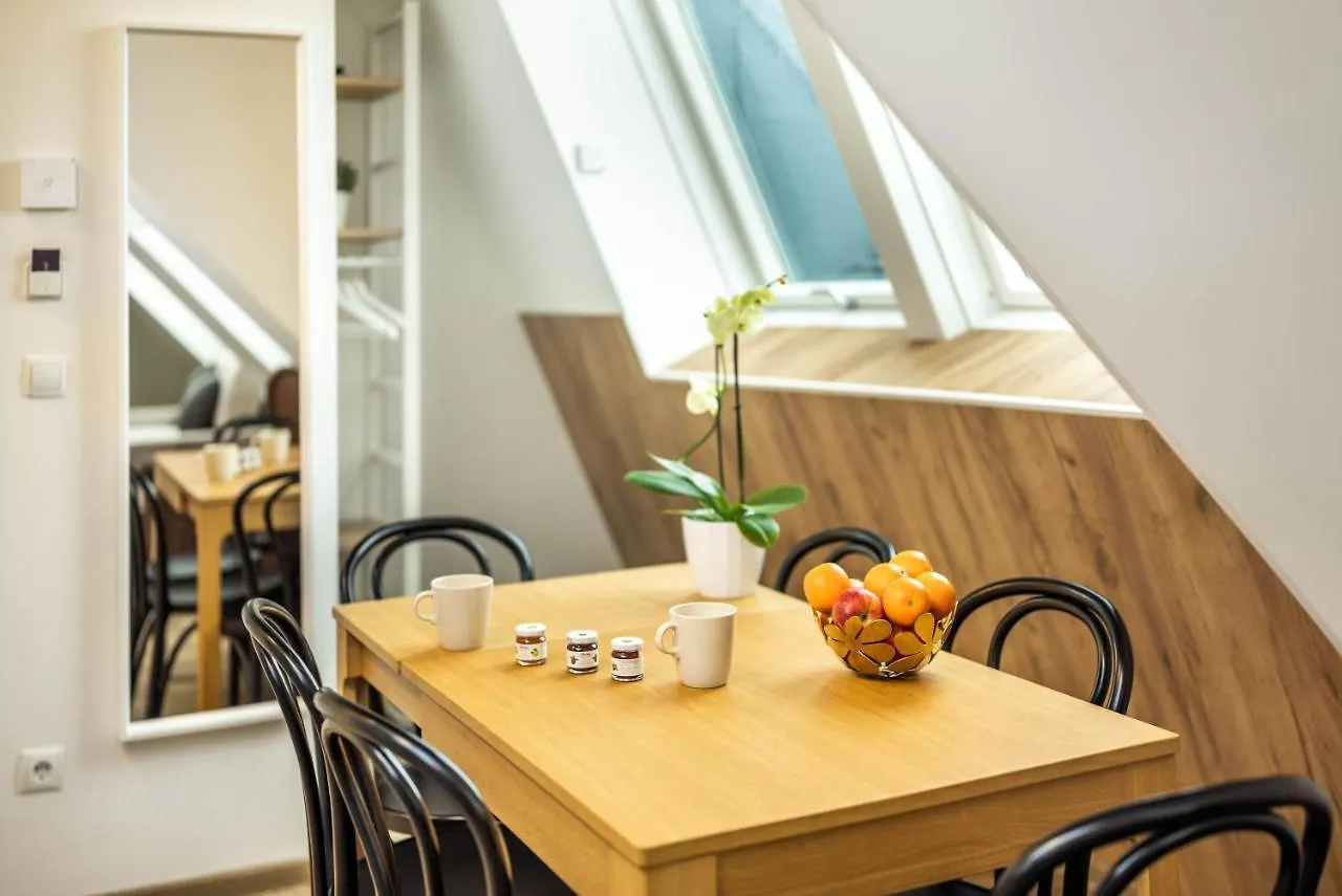 Jimmy'S Apartments Lory Wenen Aparthotel
