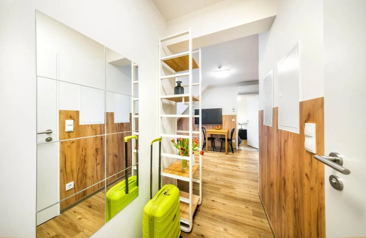 Jimmy'S Apartments Lory Wenen